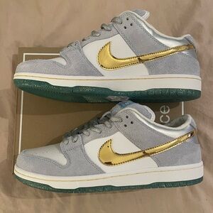 Nike Sean Cliver x Dunk Low SB Holiday Special